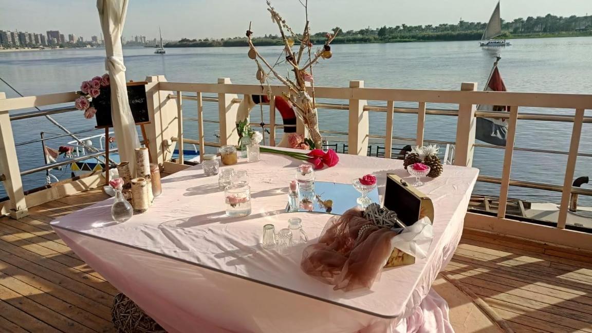 Horizon Loaloat Elnile Hotel Kairo Bagian luar foto